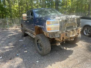 2015 Chevrolet Silverado 2500HD LTZ - Exterior Front Right Corner Image
